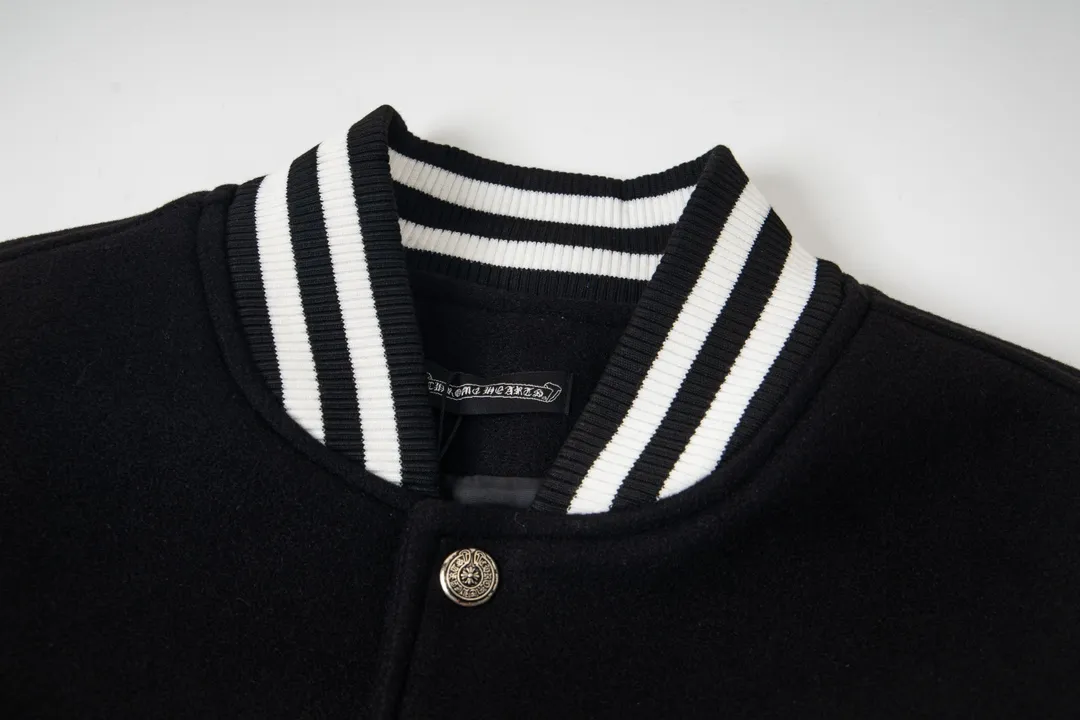 P380 model number Y609 Chrome Hearts Fw25 Chrome Hearts Horseshoe Cross Baseball Jacket. Same style for men and women. New product is hotly shipped. Original customized woolen fabric has a little thickness. The upper body is still very good in early spring weather. Imported spliced pu leather sleeves. Original molding and fine leather. Super heavy-duty design on the chest and back. Exclusive customized cross metal decoration. Customized loose fit. Both men and women are very handsome. All details respect the original version. Mold customization of distressed cross snaps with incomparable distressed texture SIZE:M-XXL